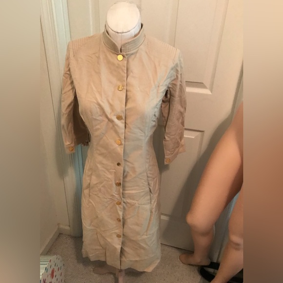 Samsonite dress authentic size US6 tan brass snap closure - Picture 1 of 9